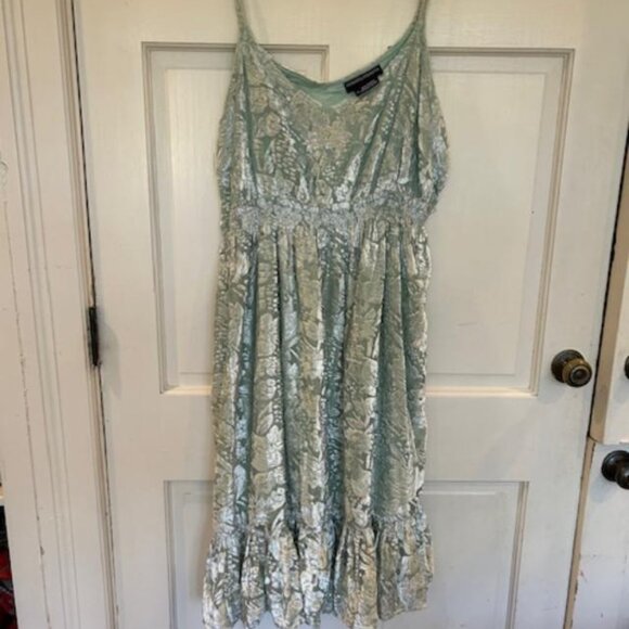 Hemant & Nandita - Mint & Gold Floral Velvet Burnout Midi Dress Sz XL - Picture 1 of 5